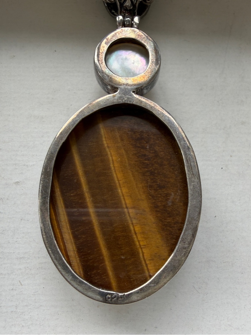 925 sterling silver necklace w/ oval tiger's eye pendant adorned w/ pearl - Picture 3 of 4